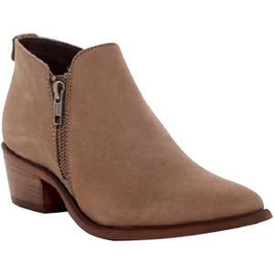 Steve Madden Women’s Ajay Heeled Sandal(Mocha Suede)