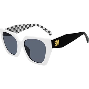 STEVE MADDEN Women’s Female Sunglasses Style Grae Cat Eye, White/Black/Solid Smoke, 54mm, 20mm(White; Ivory; Pearl)