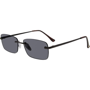 Steve Madden Women’s Caden Sunglasses(Shiny Black/Solid Smoke)